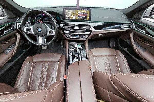 2022 BMW 5 серии с пробегом 49 401 км