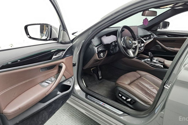 2022 BMW 5 серии с пробегом 49 401 км
