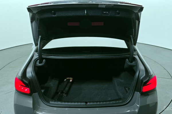 2022 BMW 5 серии с пробегом 71 195 км