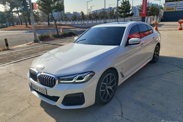 2022 BMW 5 серии с пробегом 66 550 км