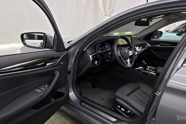 2022 BMW 5 серии с пробегом 49 723 км