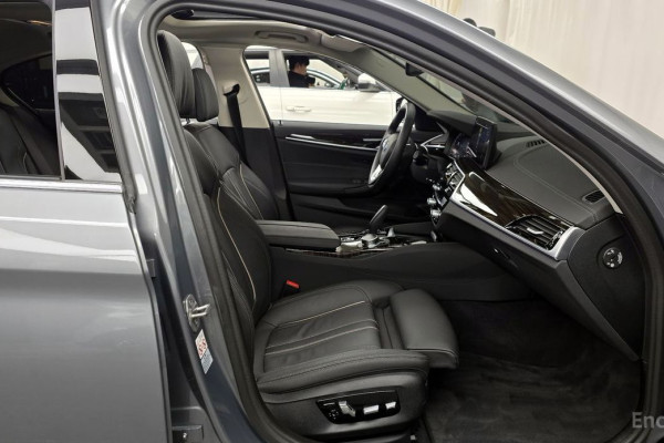 2022 BMW 5 серии с пробегом 49 723 км