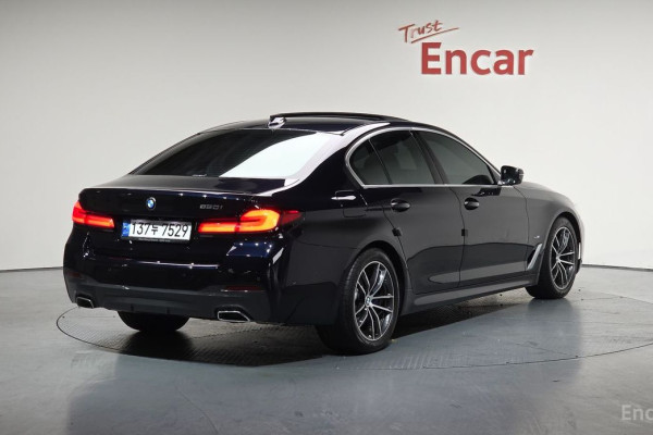 2022 BMW 5 серии с пробегом 21 459 км