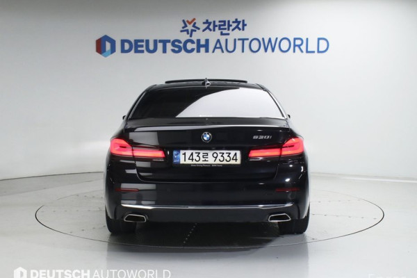 2022 BMW 5 серии с пробегом 117 504 км