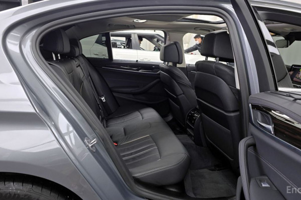 2022 BMW 5 серии с пробегом 49 723 км