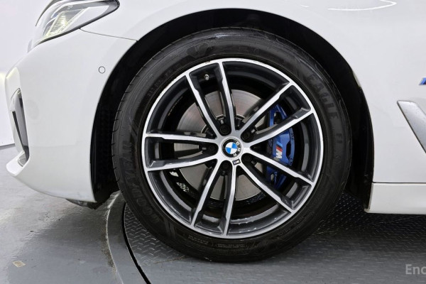 2022 BMW 5 серии с пробегом 54 085 км