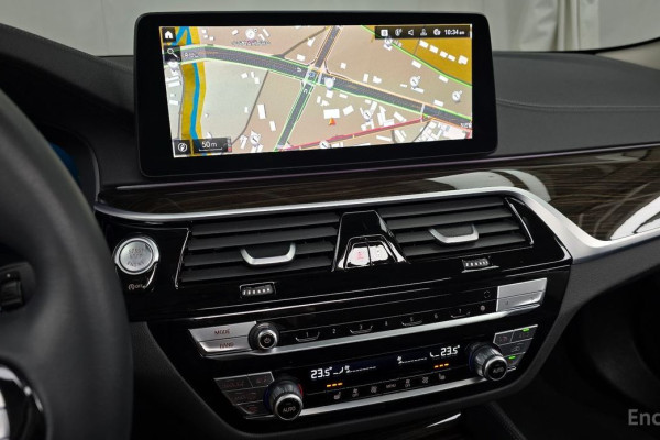 2022 BMW 5 серии с пробегом 49 723 км