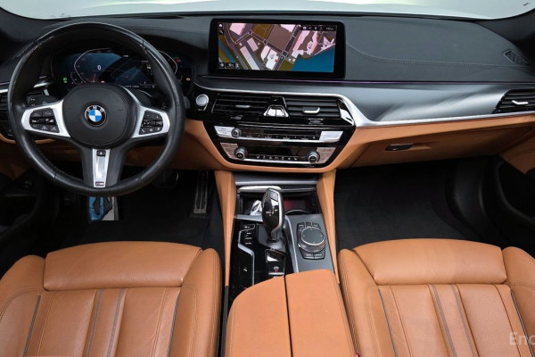 2022 BMW 5 серии с пробегом 54 085 км