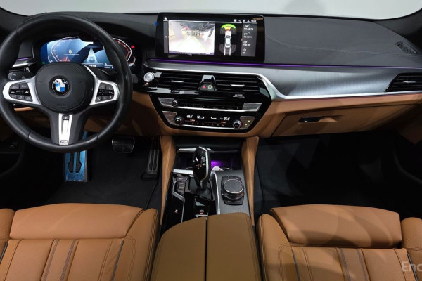 2022 BMW 5 серии с пробегом 21 459 км