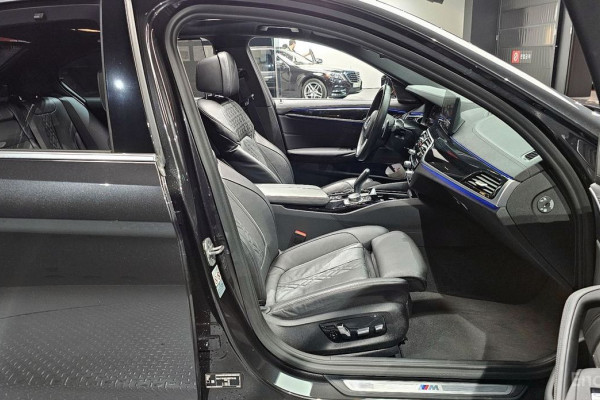 2022 BMW 5 серии с пробегом 52 944 км