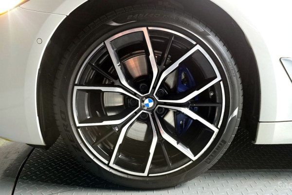 2022 BMW 5 серии с пробегом 40 080 км