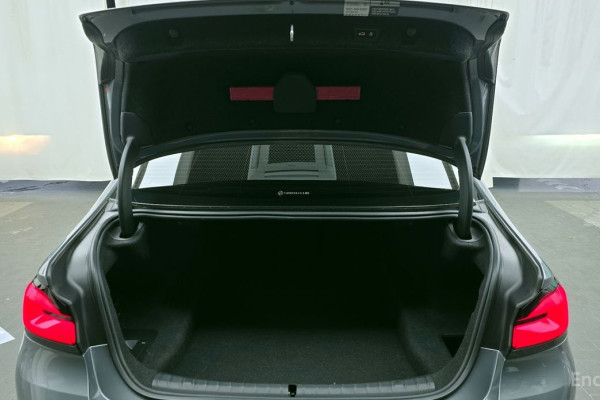 2022 BMW 5 серии с пробегом 49 723 км