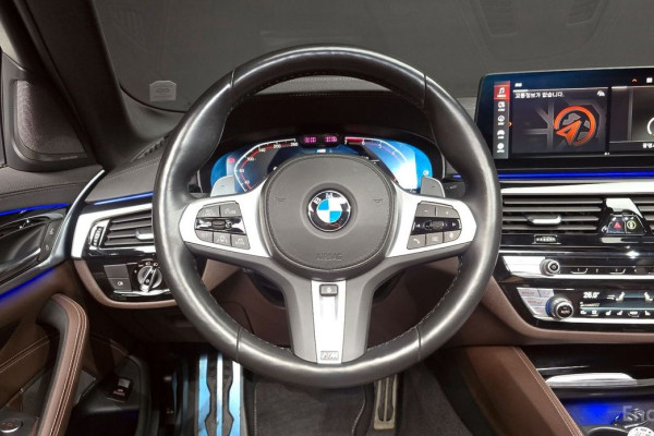 2022 BMW 5 серии с пробегом 40 080 км