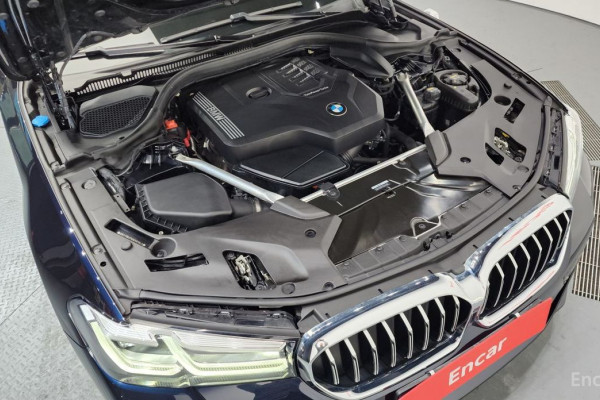 2022 BMW 5 серии с пробегом 50 372 км