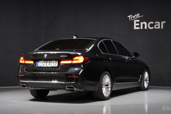 2022 BMW 5 серии с пробегом 26 882 км