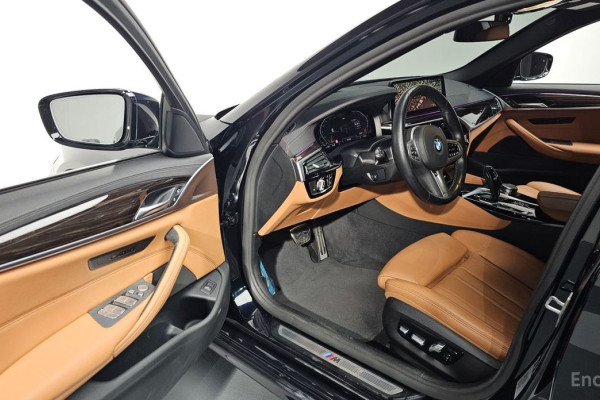 2022 BMW 5 серии с пробегом 42 906 км