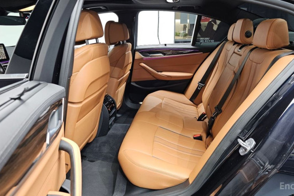 2022 BMW 5 серии с пробегом 42 906 км