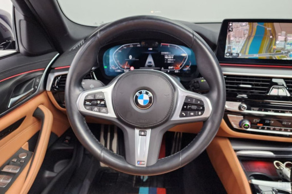 2022 BMW 5 серии с пробегом 50 372 км