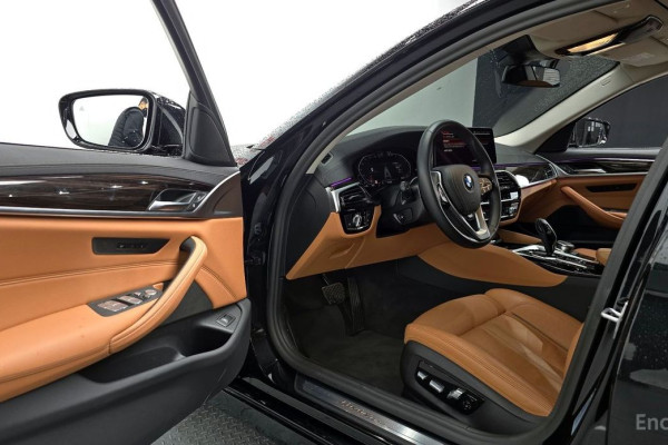 2022 BMW 5 серии с пробегом 26 981 км