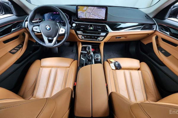 2022 BMW 5 серии с пробегом 26 882 км