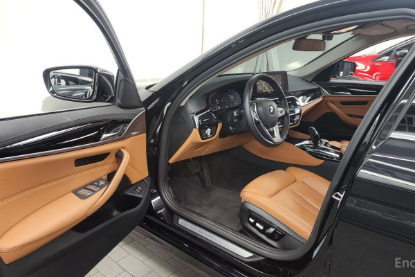 2022 BMW 5 серии с пробегом 26 882 км