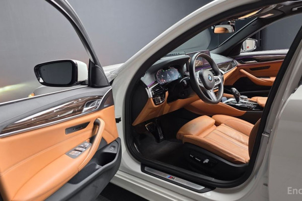 2022 BMW 5 серии с пробегом 41 023 км