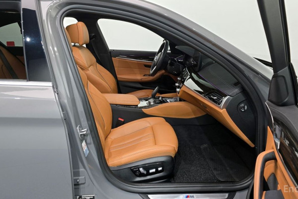 2022 BMW 5 серии с пробегом 26 220 км