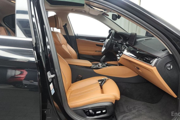 2022 BMW 5 серии с пробегом 26 882 км