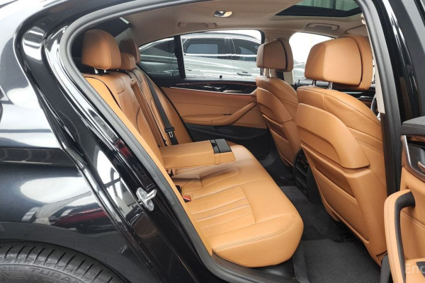 2022 BMW 5 серии с пробегом 26 882 км