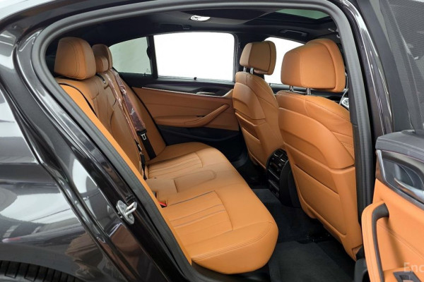 2022 BMW 5 серии с пробегом 30 071 км