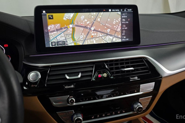 2022 BMW 5 серии с пробегом 30 071 км