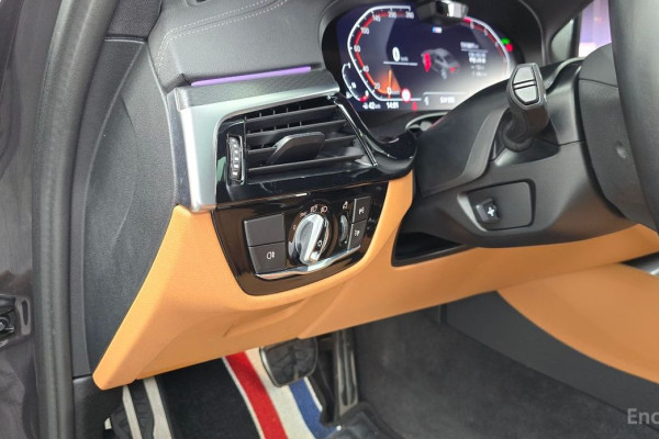 2022 BMW 5 серии с пробегом 30 071 км