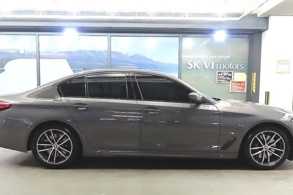 2022 BMW 5 серии с пробегом 71 703 км