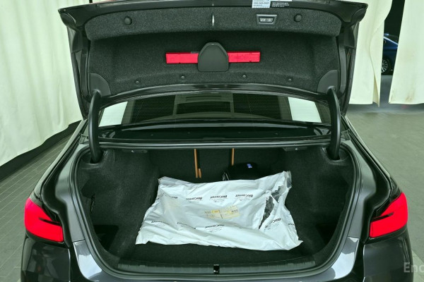 2022 BMW 5 серии с пробегом 30 071 км