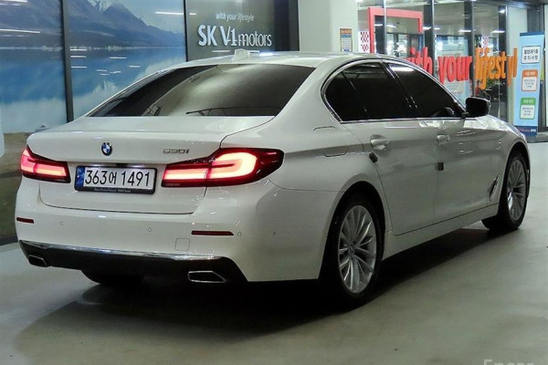 2022 BMW 5 серии с пробегом 52 202 км
