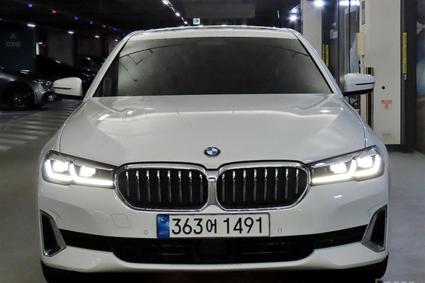 2022 BMW 5 серии с пробегом 52 202 км