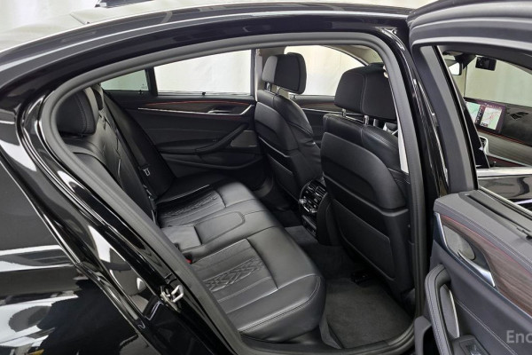 2022 BMW 5 серии с пробегом 54 328 км