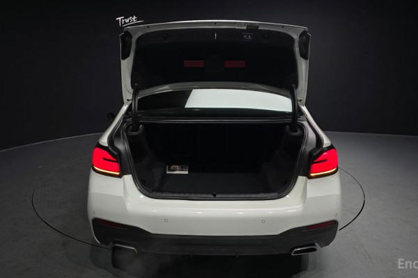 2022 BMW 5 серии с пробегом 41 023 км