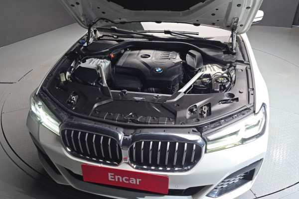 2022 BMW 5 серии с пробегом 68 988 км