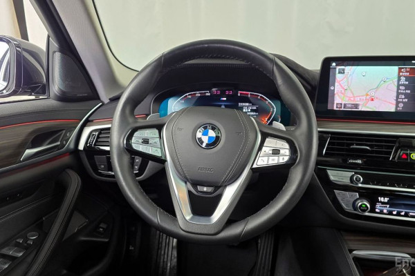 2022 BMW 5 серии с пробегом 54 328 км