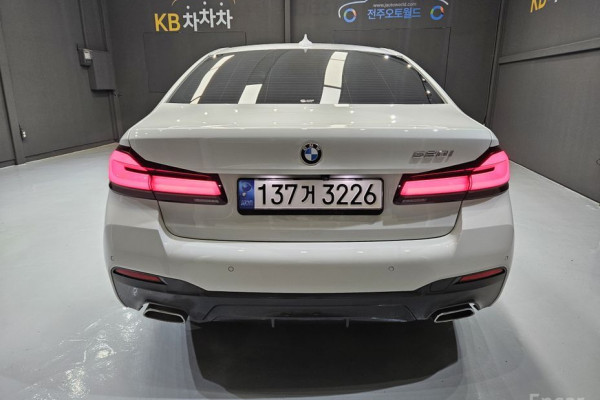 2022 BMW 5 серии с пробегом 80 211 км