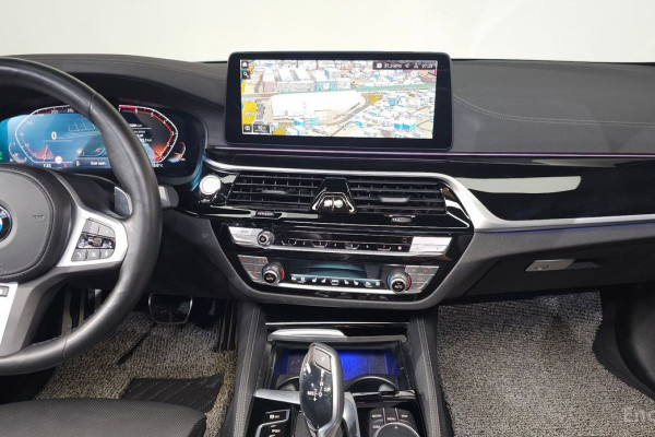 2022 BMW 5 серии с пробегом 26 294 км