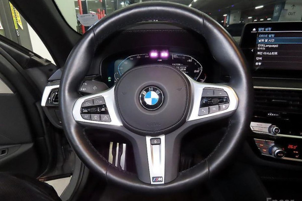 2022 BMW 5 серии с пробегом 71 703 км