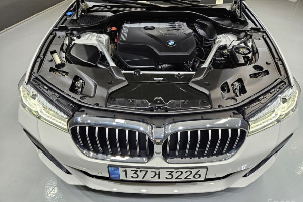 2022 BMW 5 серии с пробегом 80 211 км