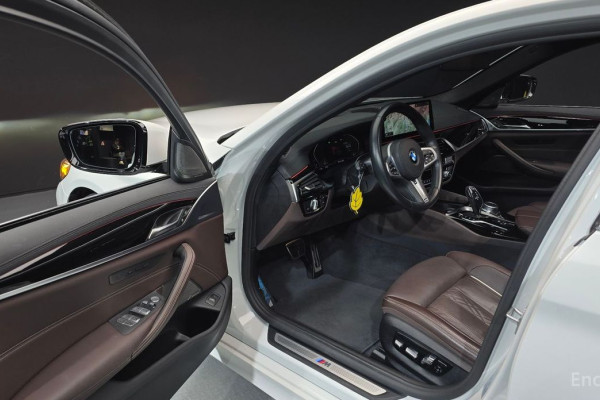 2022 BMW 5 серии с пробегом 68 988 км