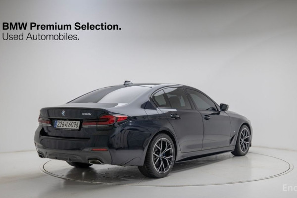 2022 BMW 5 серии с пробегом 43 822 км