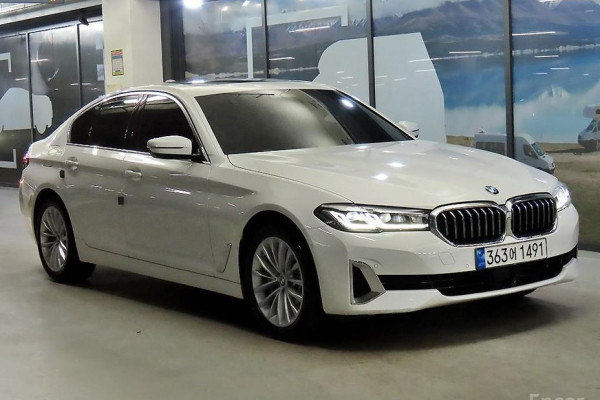 2022 BMW 5 серии с пробегом 52 202 км