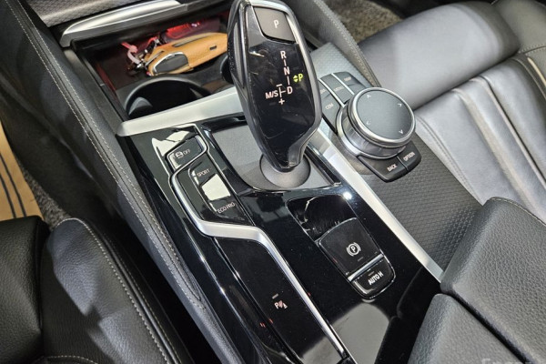 2022 BMW 5 серии с пробегом 80 211 км