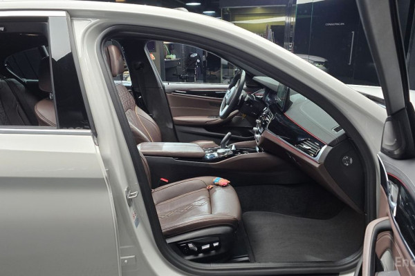 2022 BMW 5 серии с пробегом 68 988 км