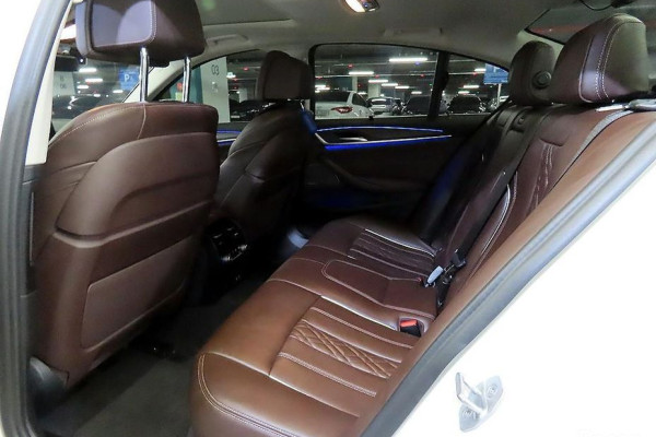 2022 BMW 5 серии с пробегом 52 202 км